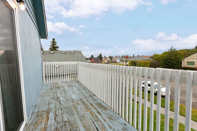 3572 E F St in Tacoma, WA - Building Photo - Building Photo