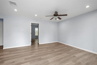 8595 Parkway Dr in Houston, TX - Building Photo - Building Photo