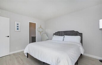 1750 E Ocean Blvd in Long Beach, CA - Foto de edificio - Building Photo