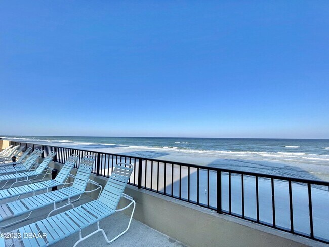 3023 S Atlantic Ave, Unit 1102 in Daytona Beach Shores, FL - Building Photo - Building Photo
