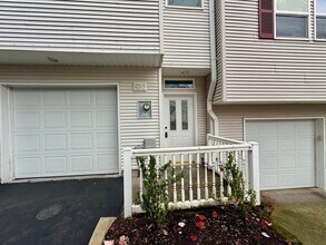 10545 SW Cougar Ln in Beaverton, OR - Building Photo - Building Photo