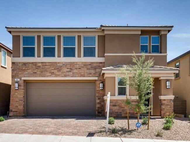 property at 944 Glenhaven Pl