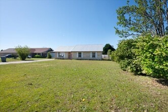 756 Melissa Dr in Hinesville, GA - Foto de edificio - Building Photo