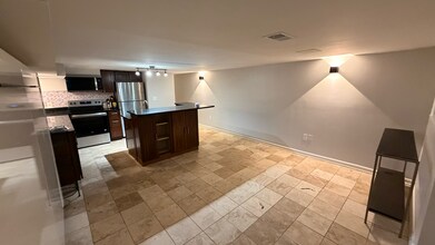 1342 Park Rd NW, Unit B in Washington, DC - Building Photo - Building Photo