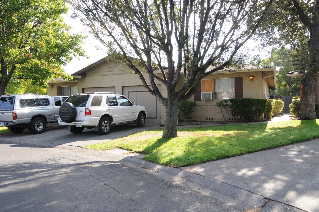 681-685 Vasona Ct in Los Gatos, CA - Building Photo