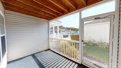 2767 S Knightsbridge Cir in Ann Arbor, MI - Building Photo - Building Photo