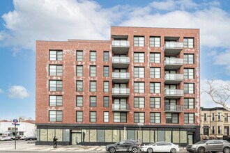 253 Empire Blvd in Brooklyn, NY - Foto de edificio - Building Photo