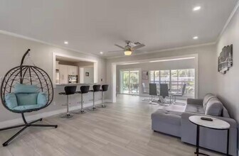 4311 S Atlantic Cir in North Fort Myers, FL - Foto de edificio - Building Photo