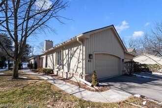 1131 Timberview Trail, Unit X105 in Bloomfield Township, MI - Building Photo - Building Photo
