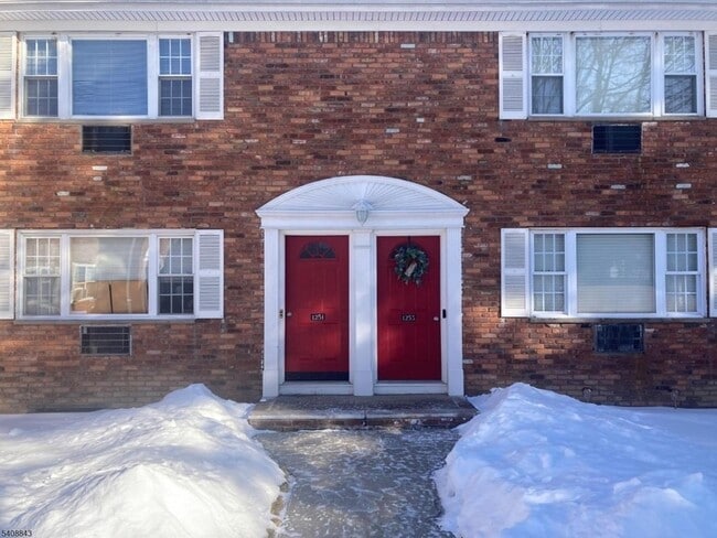 property at 1251 Valley Rd