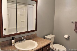 2025 E Franklin Dr, Unit 50 in Canton Township, MI - Building Photo - Building Photo