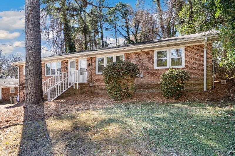 635 N Columbia St in Chapel Hill, NC - Building Photo