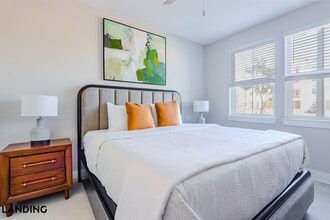 2361 Commerce Park Dr NE, Unit 4201 in Palm Bay, FL - Foto de edificio - Building Photo