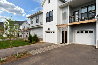 Sundance Woodbury in Woodbury, MN - Foto de edificio - Building Photo