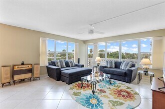 4010 Galt Ocean Dr, Unit 312 in Fort Lauderdale, FL - Foto de edificio - Building Photo