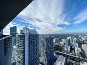 1000 Brickell Plz, Unit 4806 in Miami, FL - Building Photo - Building Photo