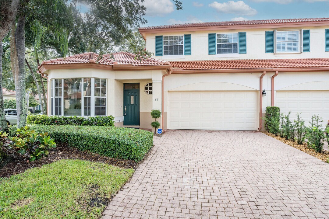 68 Monterey Pointe Dr in Palm Beach Gardens, FL - Building Photo