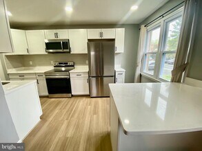 14 Blue Ribbon Ct in Gaithersburg, MD - Building Photo - Building Photo
