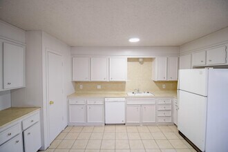 1212 N Quaker Ave in Lubbock, TX - Building Photo - Building Photo