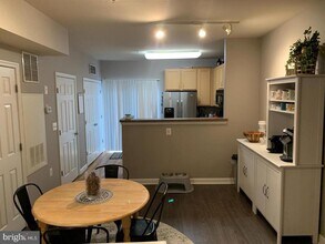 42506 Hollyhock Terrace in Ashburn, VA - Building Photo - Building Photo