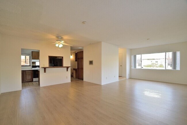 1708 Marshallfield Ln-Unit -A in Redondo Beach, CA - Building Photo - Building Photo