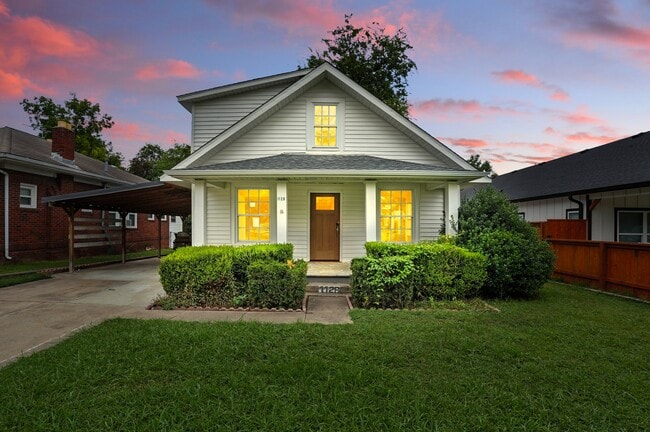 property at 1128 S Atlanta Ave