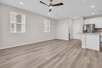 855 Angwin Ln in Henderson, NV - Building Photo - Building Photo