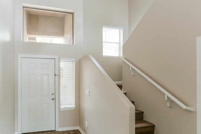 3536 W Paseo Way, Unit 1A-2107 in Phoenix, AZ - Foto de edificio - Building Photo