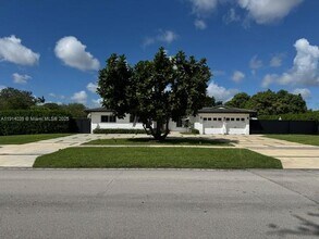 12520 SW 107th Ave in Miami, FL - Building Photo - Building Photo