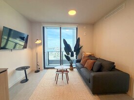 121 NE 5th St, Unit SI FL34-ID1523017P in Miami, FL - Building Photo