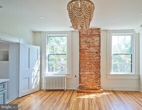 46 York St in Lambertville, NJ - Building Photo - Building Photo