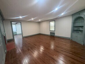 2860 Whitney Ave in Hamden, CT - Building Photo - Building Photo