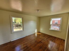 4922 W Market St in Greensboro, NC - Building Photo - Building Photo
