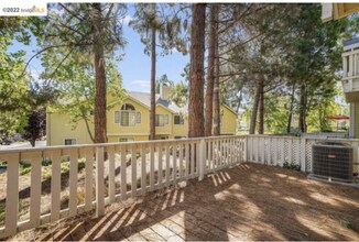 807 Devonwood in Hercules, CA - Foto de edificio - Building Photo