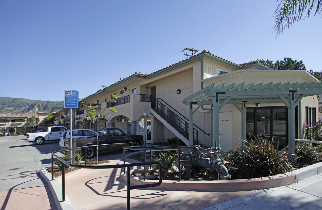 Harvard Place in Santa Paula, CA - Foto de edificio