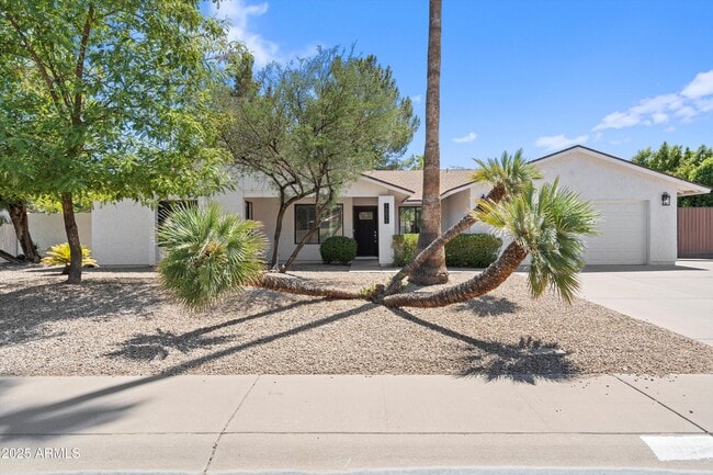 property at 10011 N 74th Pl
