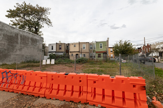 1305 W Clearfield St in Philadelphia, PA - Building Photo - Building Photo