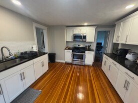 21 Victoria St, Unit 3 in Somerville, MA - Building Photo
