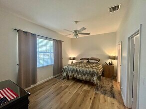 527 Commons Dr in Palm Beach Gardens, FL - Building Photo - Building Photo