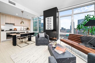 382 N Union Ave in Chicago, IL - Building Photo - Building Photo