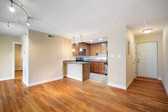 2100 Grove Ave in Richmond, VA - Building Photo - Building Photo