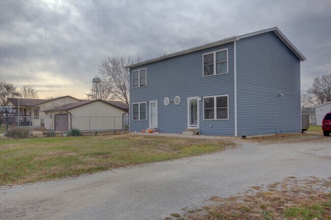 713 7th St in Colona, IL - Building Photo - Building Photo