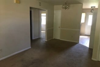 323 Branders Bridge Rd in Colonial Heights, VA - Building Photo - Building Photo