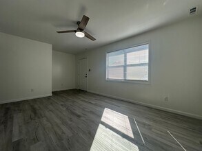 320 Myrtlewood Cir in Jacksonville, NC - Building Photo - Building Photo