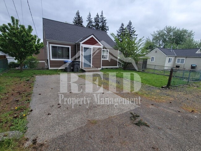 1212 Evans Ave W in Bremerton, WA - Building Photo - Building Photo