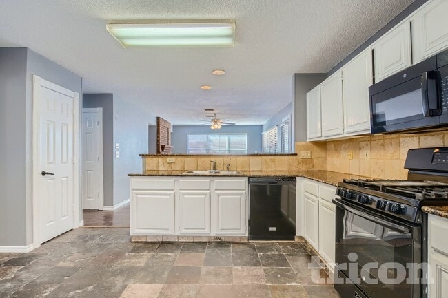 1417 Baker Dr in Cedar Hill, TX - Building Photo - Building Photo