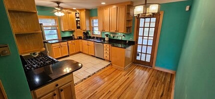 3046 McKinley St NE in Minneapolis, MN - Foto de edificio - Building Photo
