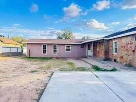 2017 W 10th St in Odessa, TX - Building Photo