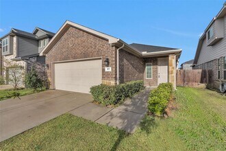 107 Wedgewood Trce Ln in La Porte, TX - Building Photo - Building Photo