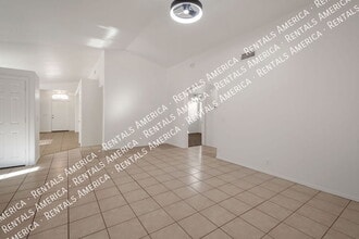 295 N Hudson Pl in Chandler, AZ - Building Photo - Building Photo